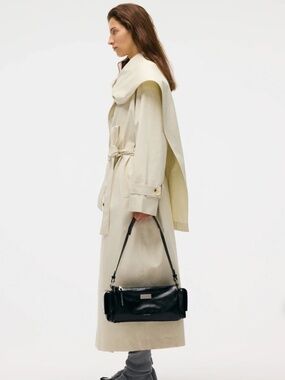 Aest Studios Capture Medium Sling Bag with extra crossbody strap